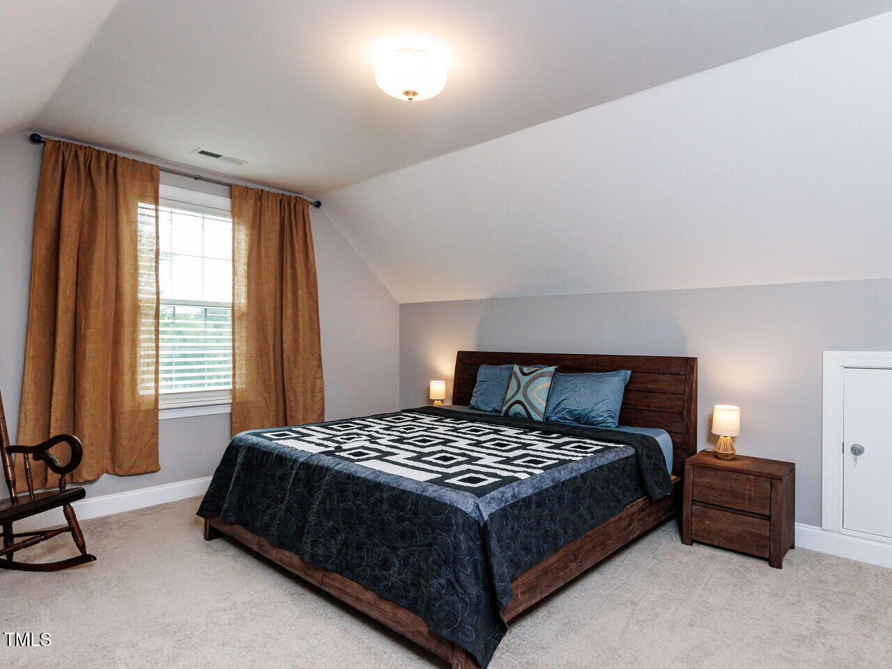 802 Lynn Road Durham, NC 27703 - Photo 32 of 41 3rd floor bedroom with full bath