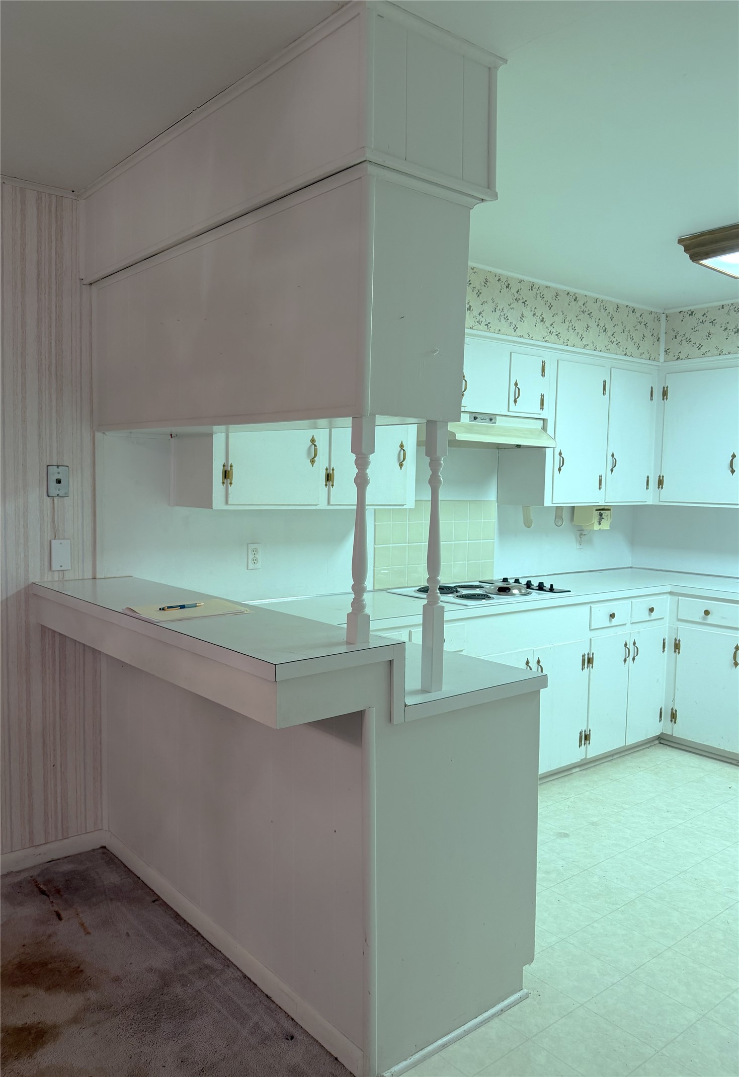 1036 8th Street Hempstead, TX 77445 - Photo 6 of 27 Bar in Kitchen