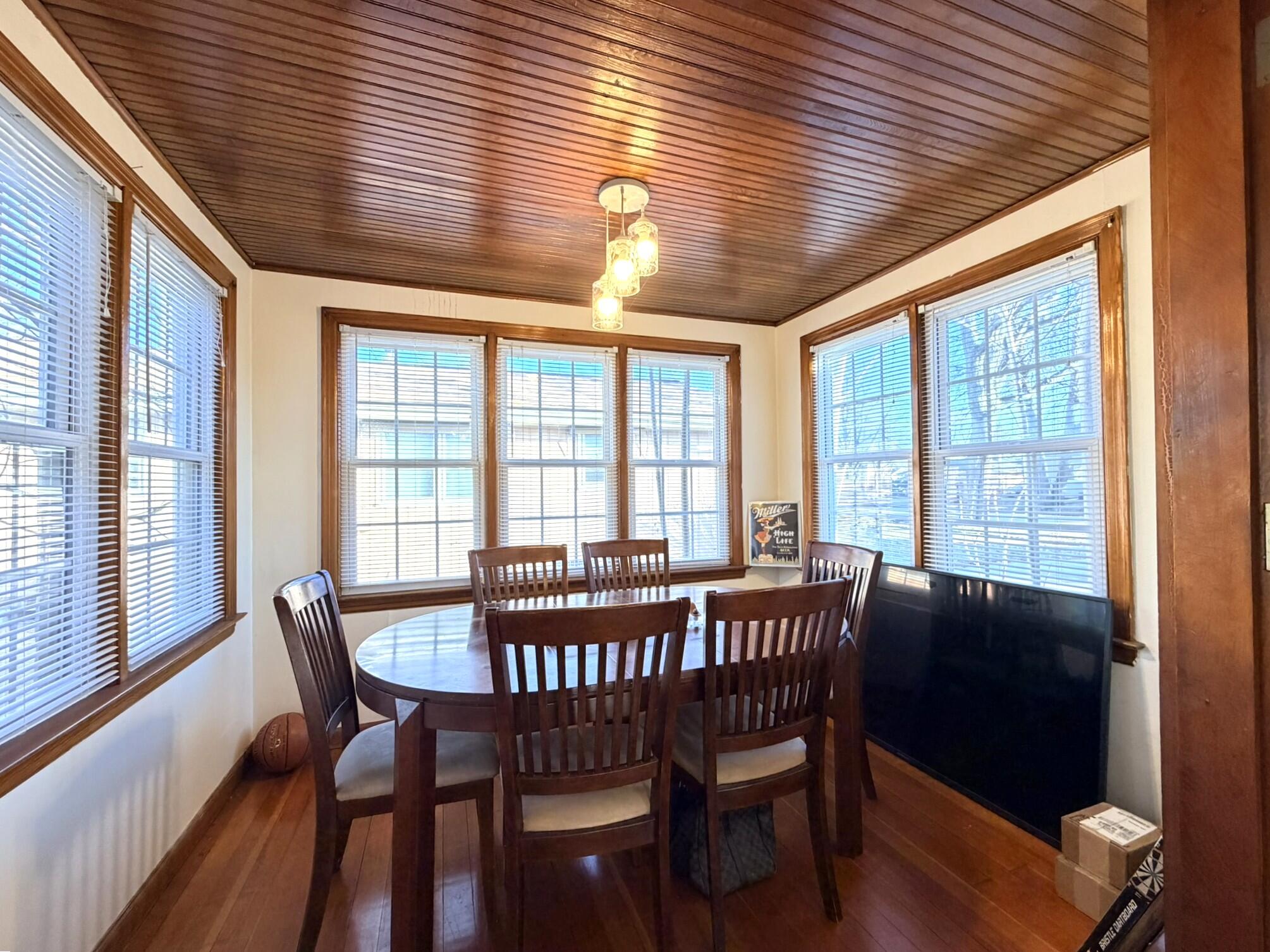 4014 Wright Avenue Racine, WI 53405 - Photo 8 of 22 8