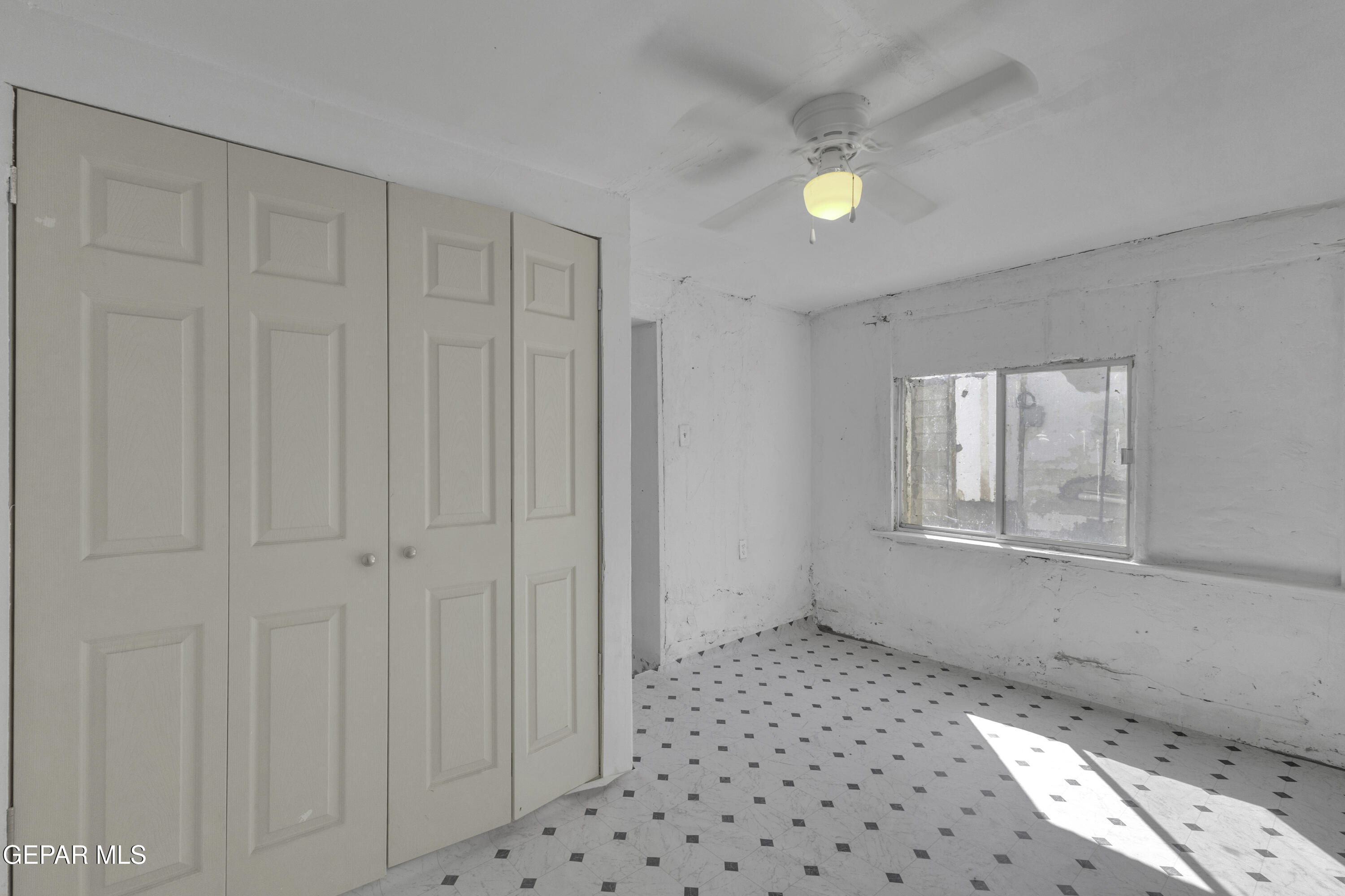 720 Johnson Street Fabens, TX 79838 - Photo 34 of 68 a bathroom with a sink and a mirror