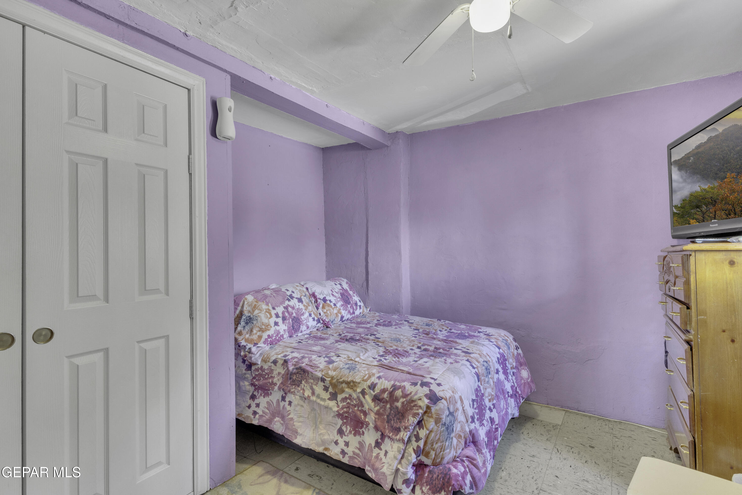 720 Johnson Street Fabens, TX 79838 - Photo 42 of 68 a bedroom with a bed and a closet