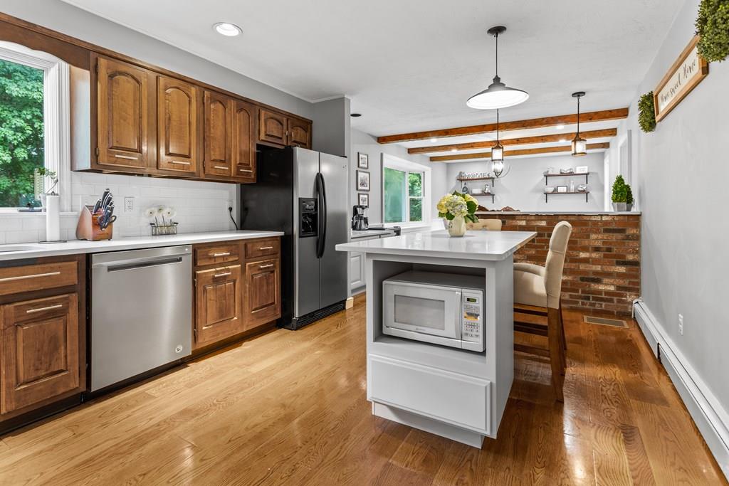 10 Patricia Road Mansfield, MA 02048 - Photo 11 of 31 Gallery Image 11