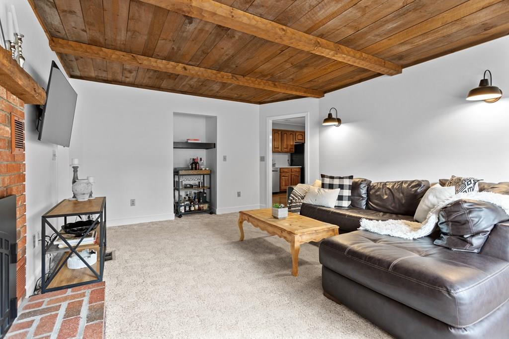 10 Patricia Road Mansfield, MA 02048 - Photo 9 of 31 Gallery Image 9