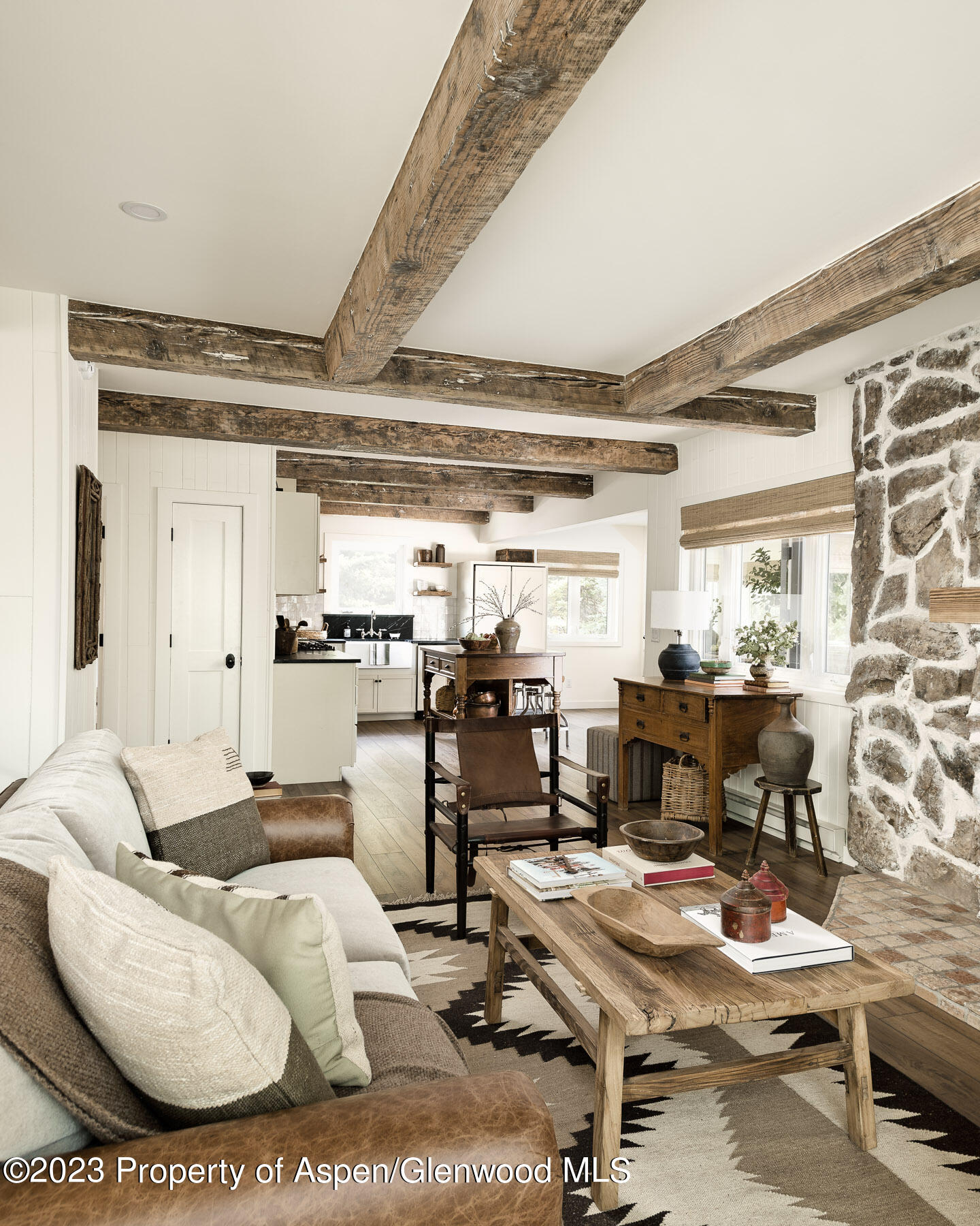 1470 Snowmass Creek Road Snowmass, CO 81654 - Photo 7 of 63 a living room with furniture