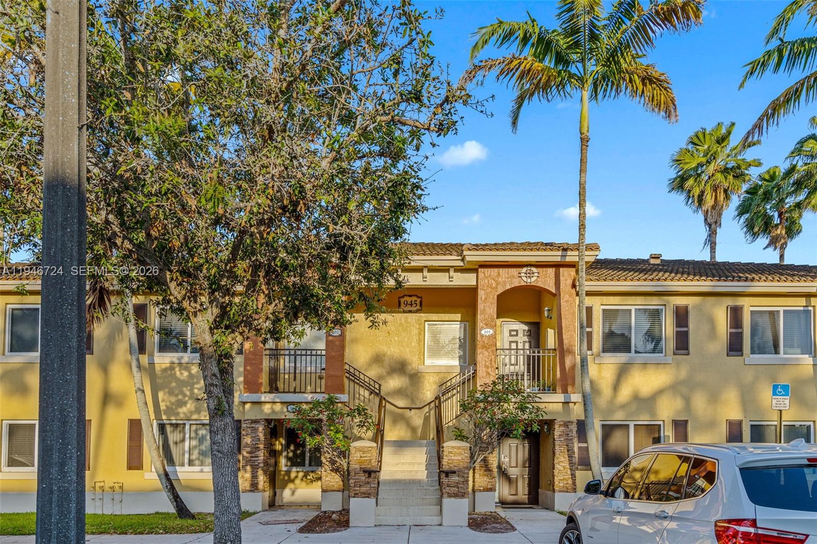 945 Northeast 34th Avenue, Unit 103 Homestead, FL 33033 - Photo 3 of 40