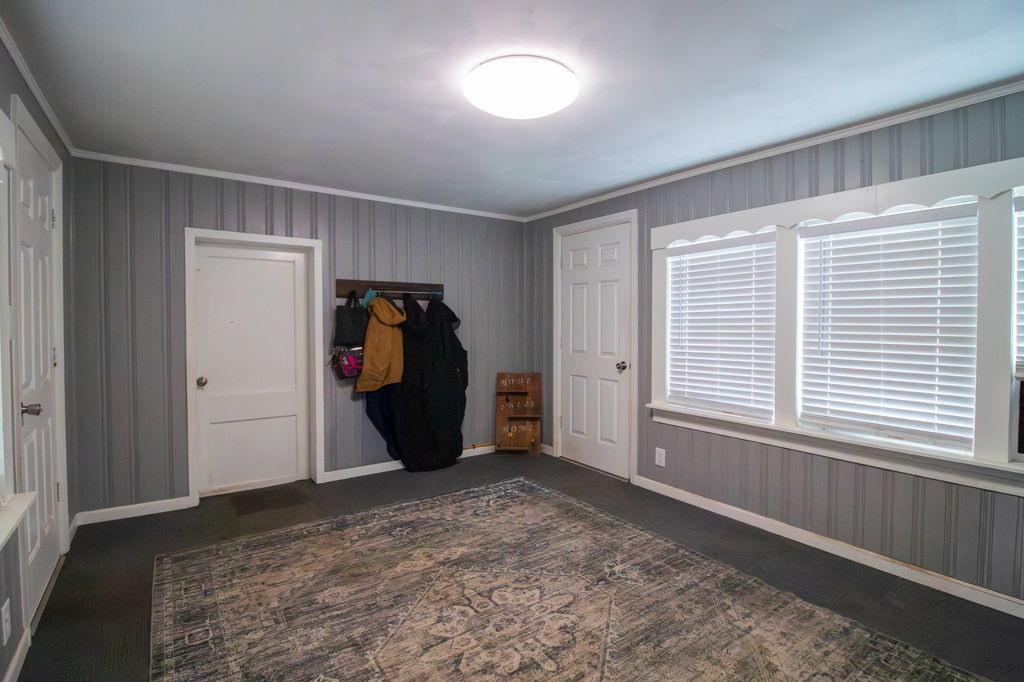 421 South Spring Street New Paris, OH 45347 - Photo 4 of 52