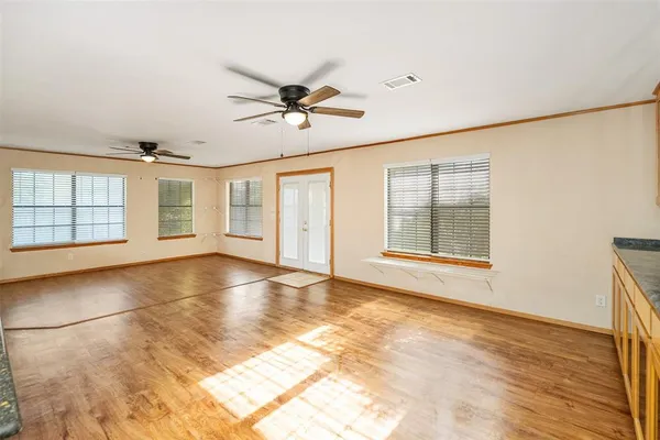 $555,000 | 151 County Road 2930, Gun Barrel City, TX 75156