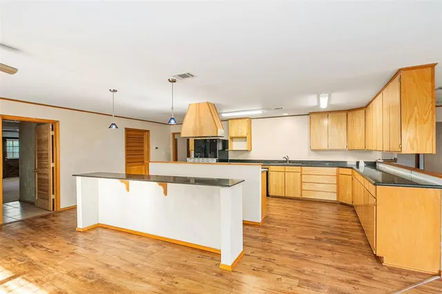 $569,900 | 151 County Road 2930, Gun Barrel City, TX 75156