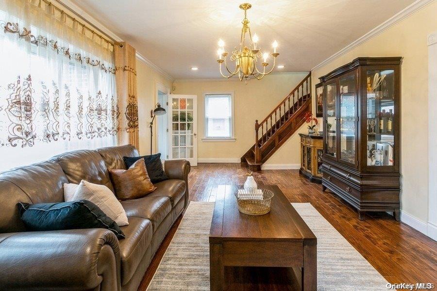 44 Jayson Avenue Great Neck, NY 11021 - Photo 2 of 23