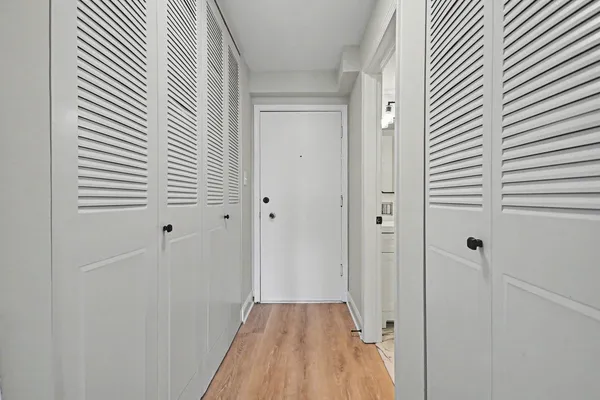 $124,900 | 9720 South Pulaski Road, Unit 102, Oak Lawn, IL 60453
