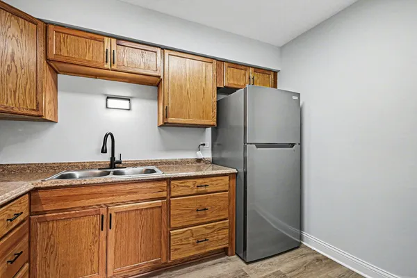 $124,900 | 9720 South Pulaski Road, Unit 102, Oak Lawn, IL 60453