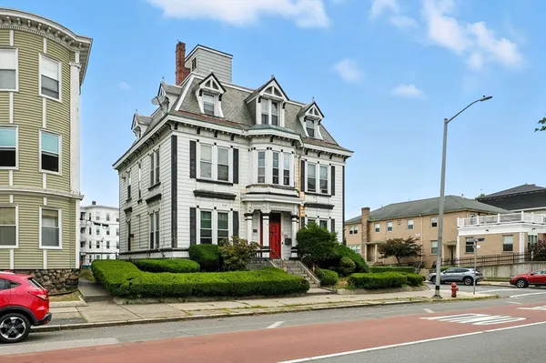 $1,149,900 | 121 North Common Street, Lynn, MA 01902