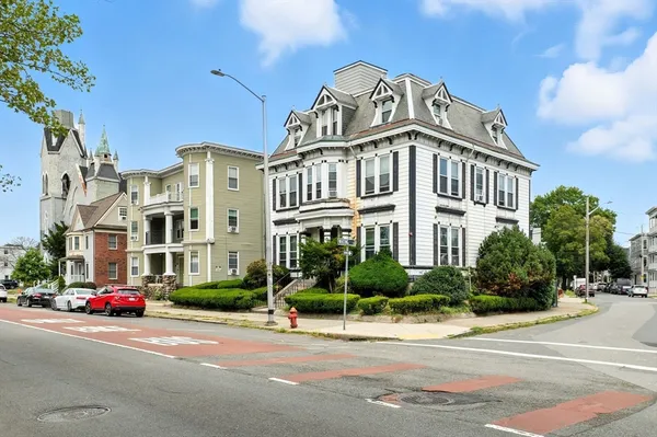 $1,149,900 | 121 North Common Street, Lynn, MA 01902