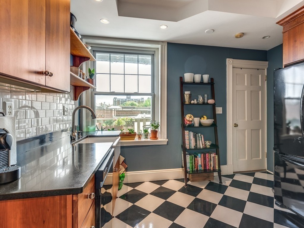 9 Bradford Terrace, Unit 5 Brookline, MA 02446 - Photo 14 of 24