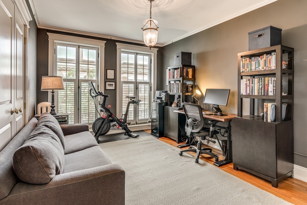 9 Bradford Terrace, Unit 5 Brookline, MA 02446 - Photo 18 of 24