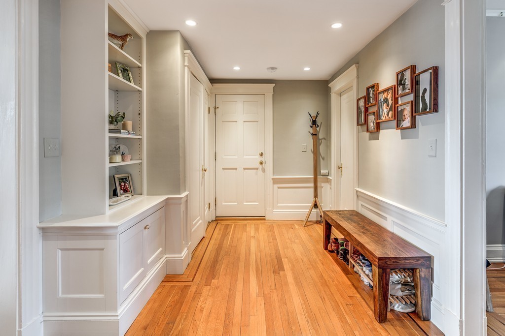 9 Bradford Terrace, Unit 5 Brookline, MA 02446 - Photo 4 of 24