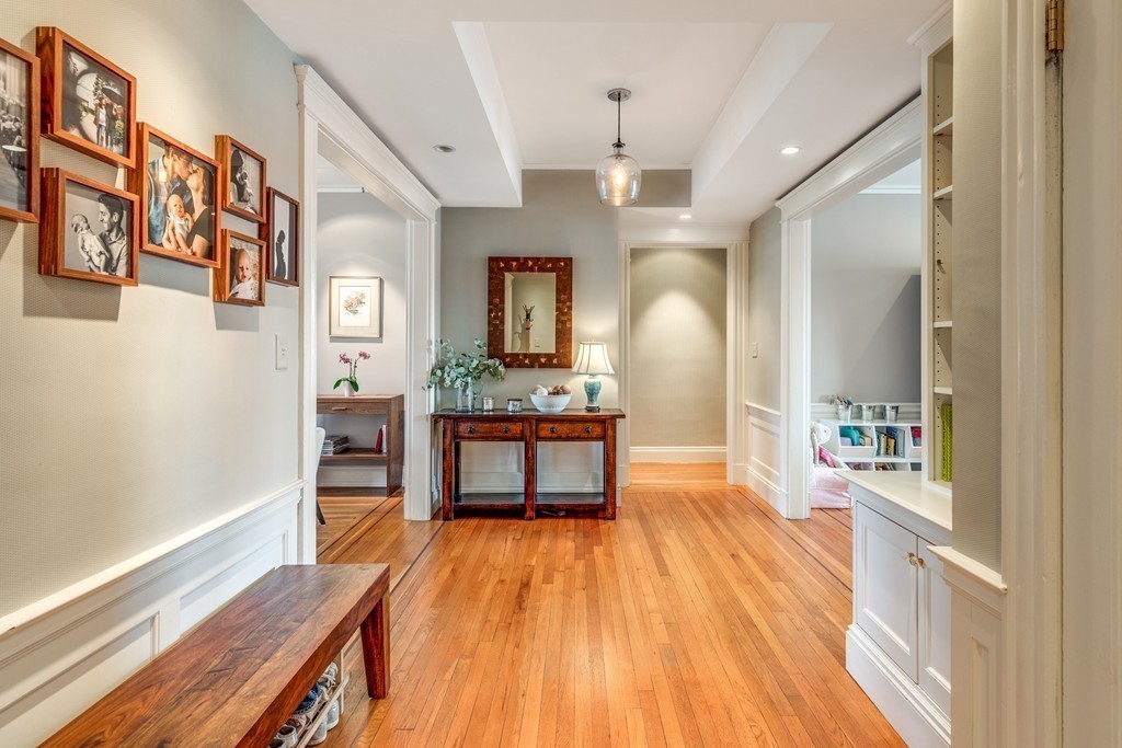 9 Bradford Terrace, Unit 5 Brookline, MA 02446 - Photo 5 of 24