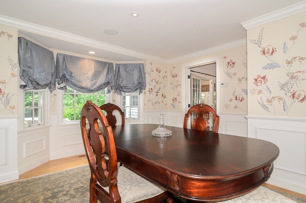72 Standish Road Wellesley, MA 02481 - Photo 5 of 19