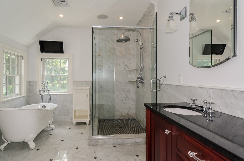 72 Standish Road Wellesley, MA 02481 - Photo 10 of 19