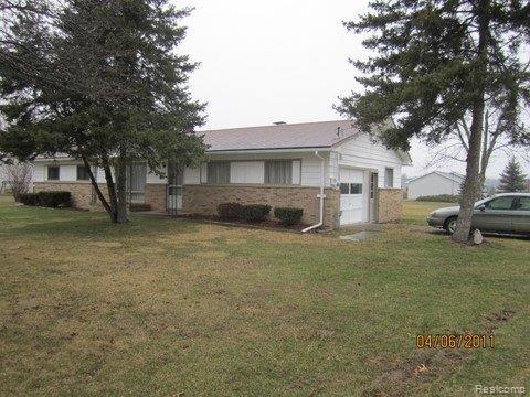 10900 Converse Road Fowlerville, MI 48836 - Photo 6 of 9 IMG_0881.JPG