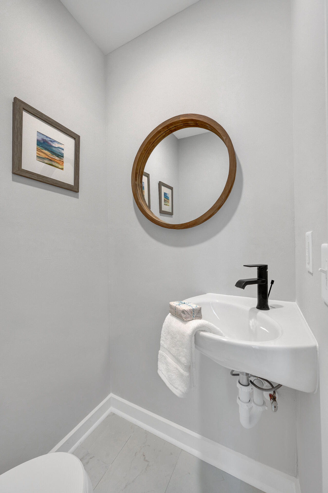 2512 Bennett Yard Road, Unit B North Charleston, SC 29405 - Photo 16 of 24 Bathroom
