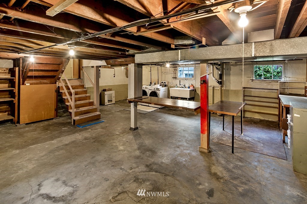537 Northeast 82nd Street Seattle, WA 98115 - Photo 23 of 28 a view of a room with gym equipment