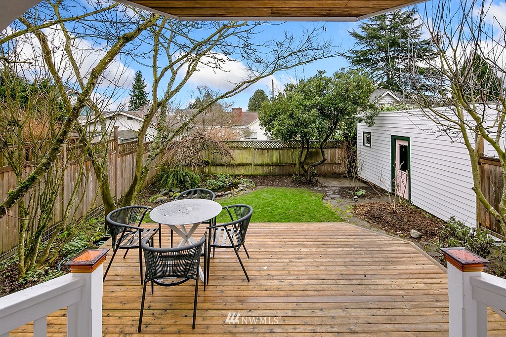 537 Northeast 82nd Street Seattle, WA 98115 - Photo 26 of 28 a view of a table and chairs in patio