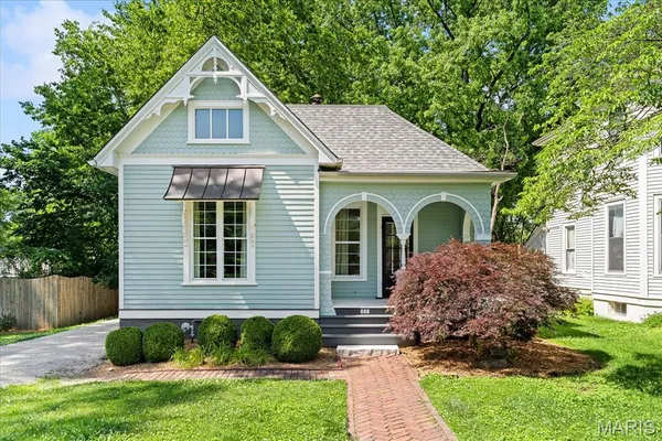 $370,000 | 905 St Louis Street, Edwardsville, IL 62025