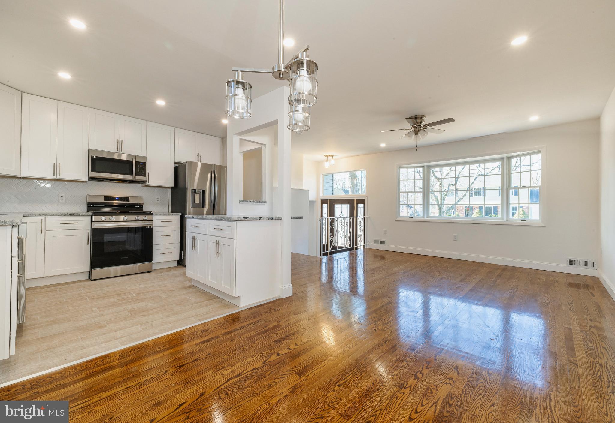 13 Timber Creek Road Stratford, NJ 08084 - Photo 6 of 20 Lovely kitchen w/ view into the living room