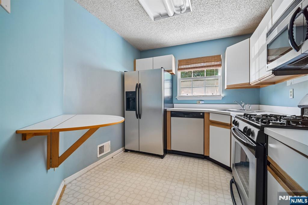 1412 York Street Mahwah, NJ 07430 - Photo 10 of 20