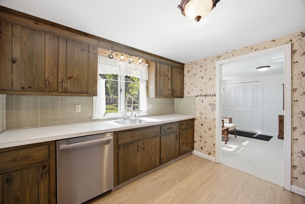 179 Sheaffer Road Barnstable, MA 02632 - Photo 17 of 33