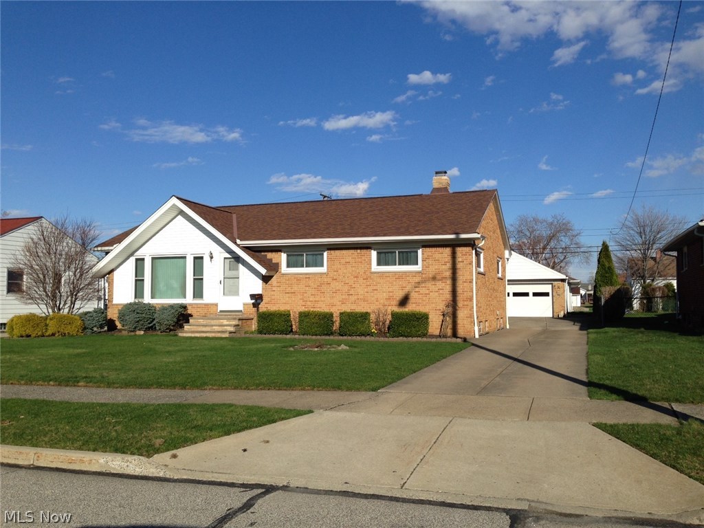 1735 Alcester Road Cleveland, OH 44124 - Photo 1 of 21