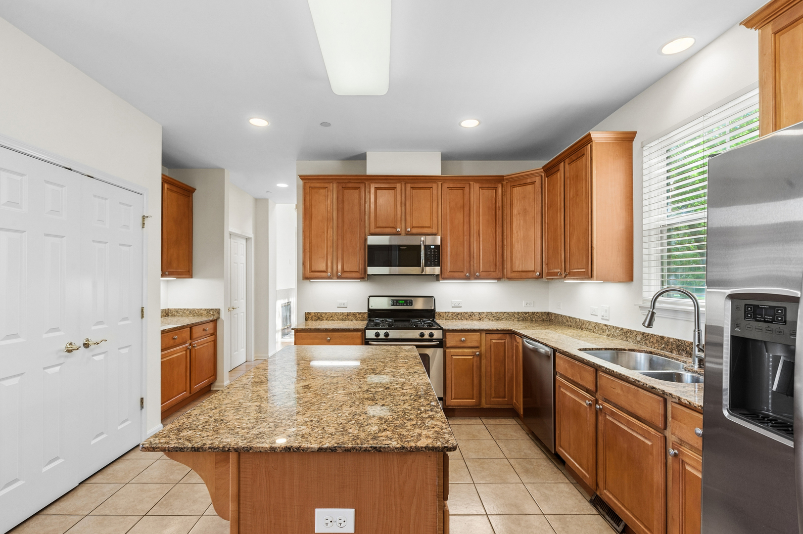 1925 Brentwood Road Northbrook, IL 60062 - Photo 13 of 31