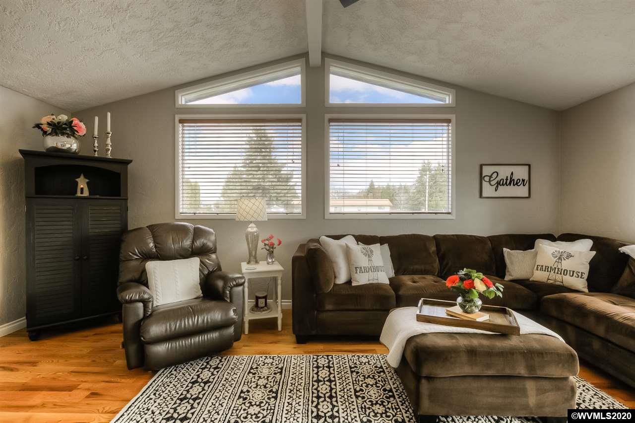 37882 Farris Road Scio, OR 97374 - Photo 5 of 39 Gallery Image 5