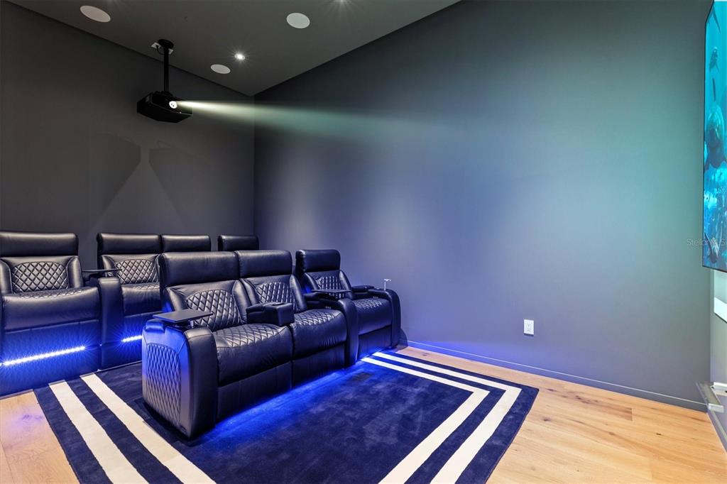 1020 Sunset Point Road, Unit 703 Clearwater, FL 33755 - Photo 24 of 50 a living room with furniture