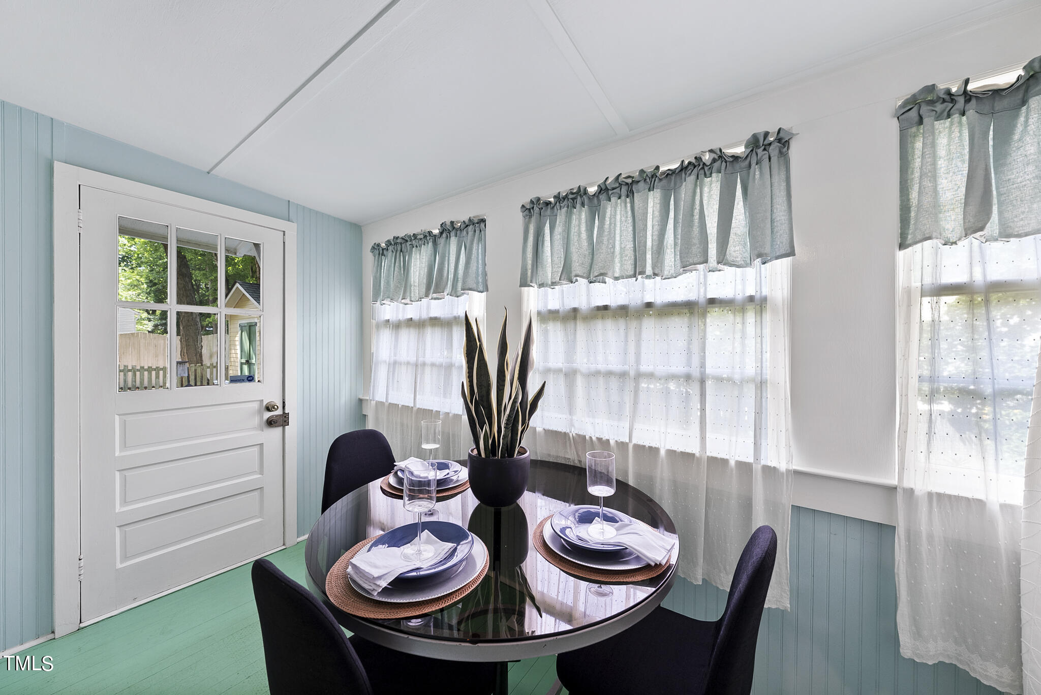 215 Pace Street Raleigh, NC 27604 - Photo 10 of 25 a dining room with furniture and window