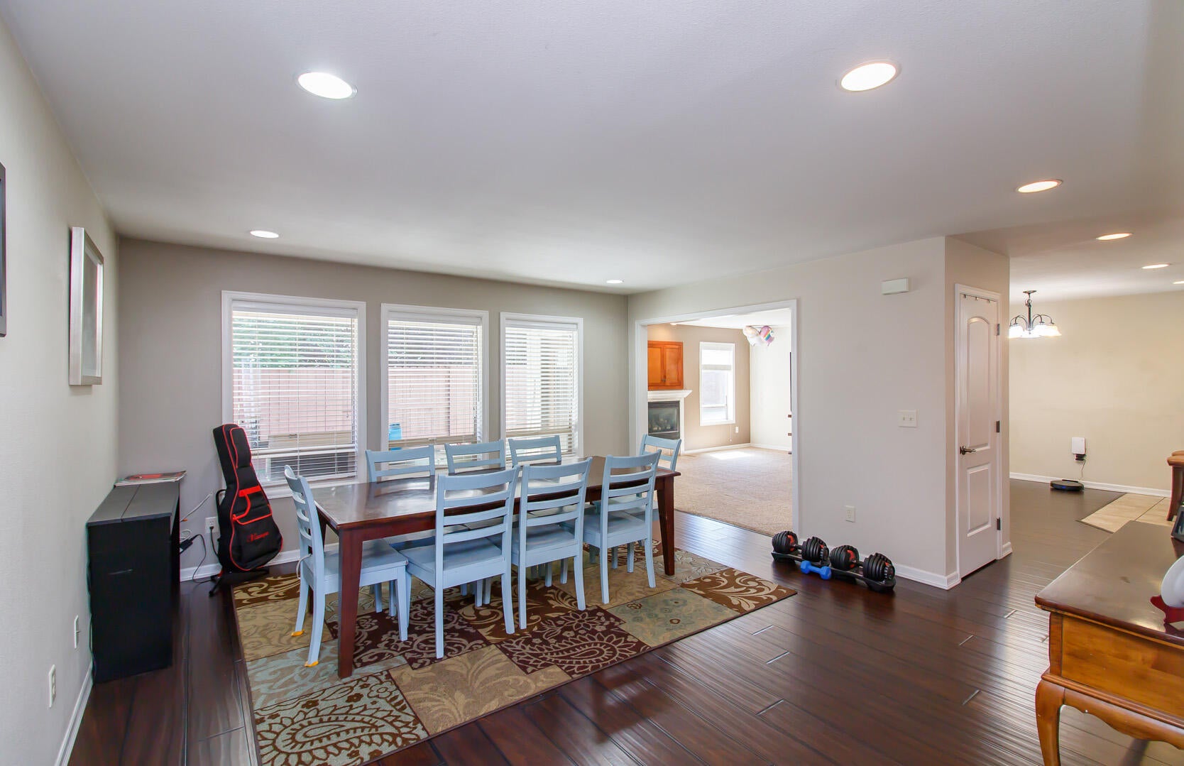618 Spring Valley Drive Medford, OR 97501 - Photo 4 of 29 Dining room