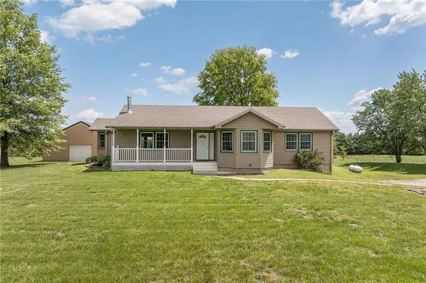$399,900 | 3111 Southwest Lane Road, St. Joseph, MO 64504