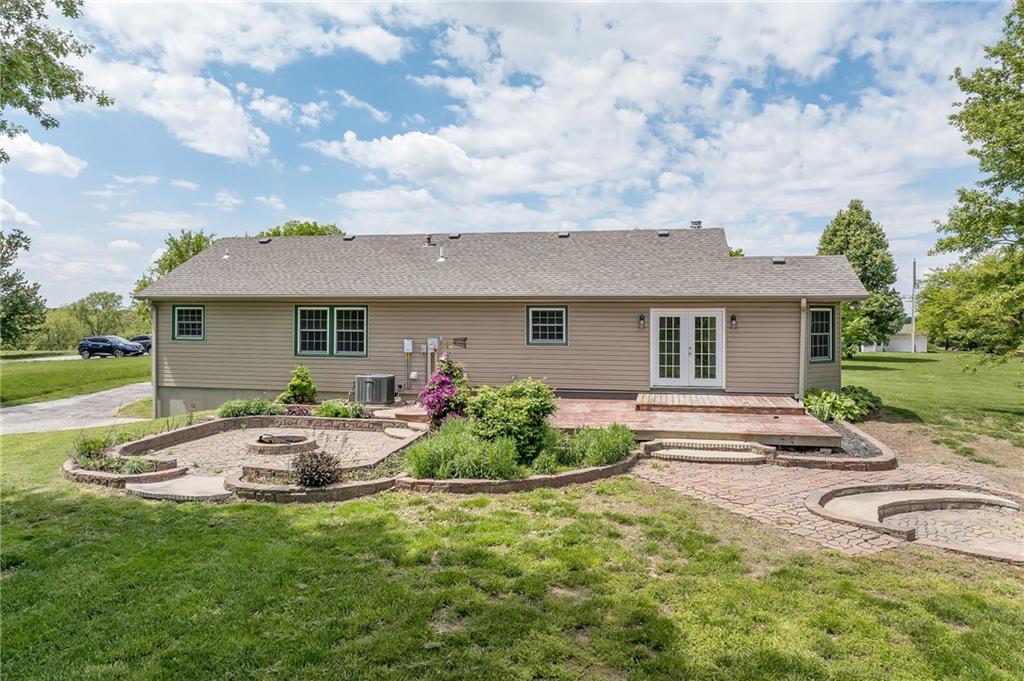 3111 Southwest Lane Road St. Joseph, MO 64504 - Photo 2 of 47