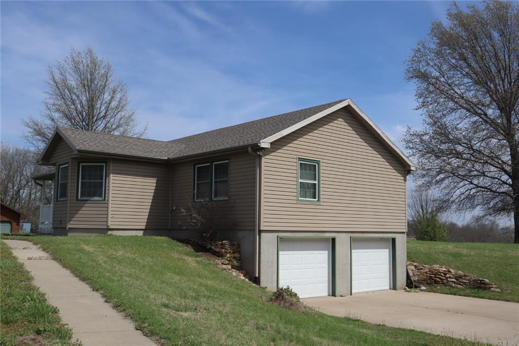 3111 Southwest Lane Road St. Joseph, MO 64504 - Photo 3 of 6