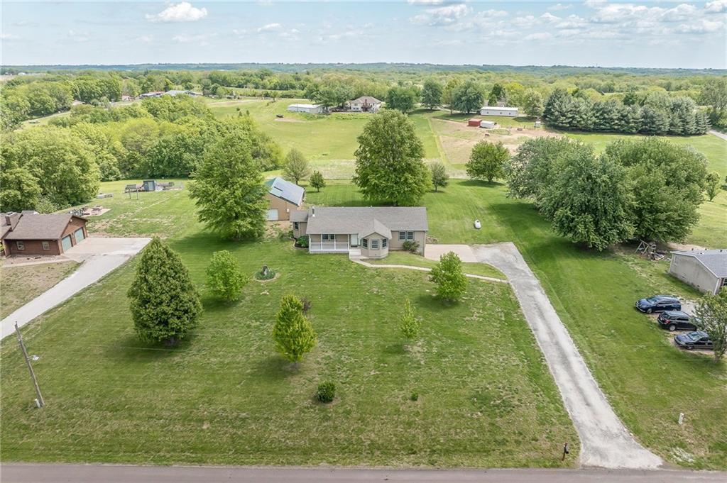 3111 Southwest Lane Road St. Joseph, MO 64504 - Photo 4 of 47
