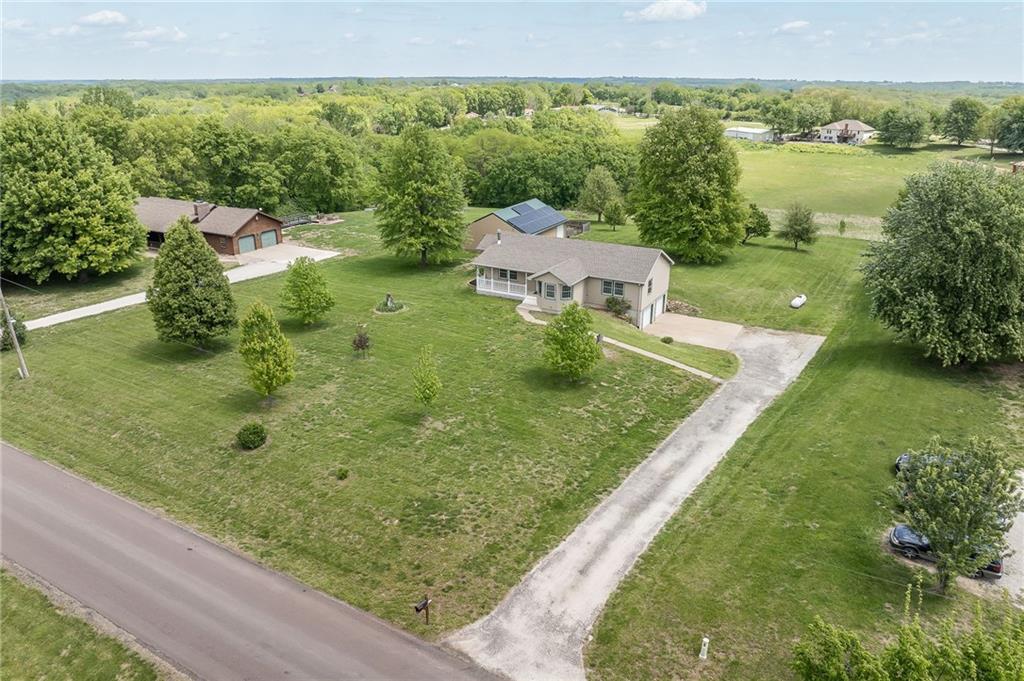 3111 Southwest Lane Road St. Joseph, MO 64504 - Photo 5 of 47