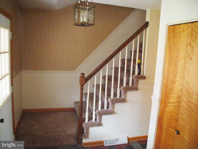 14601 Viewcrest Road Southwest Cumberland, MD 21502 - Photo 4 of 10 Exterior (General)