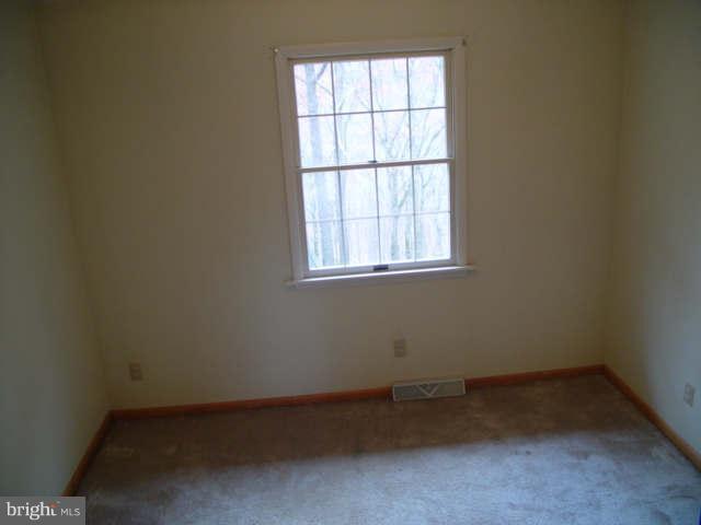 14601 Viewcrest Road Southwest Cumberland, MD 21502 - Photo 8 of 10 Bedroom