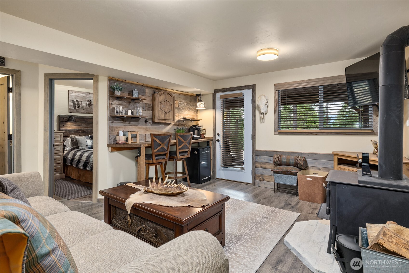110 Deer Point Lane Ronald, WA 98940 - Photo 17 of 40 a living room with furniture and a window