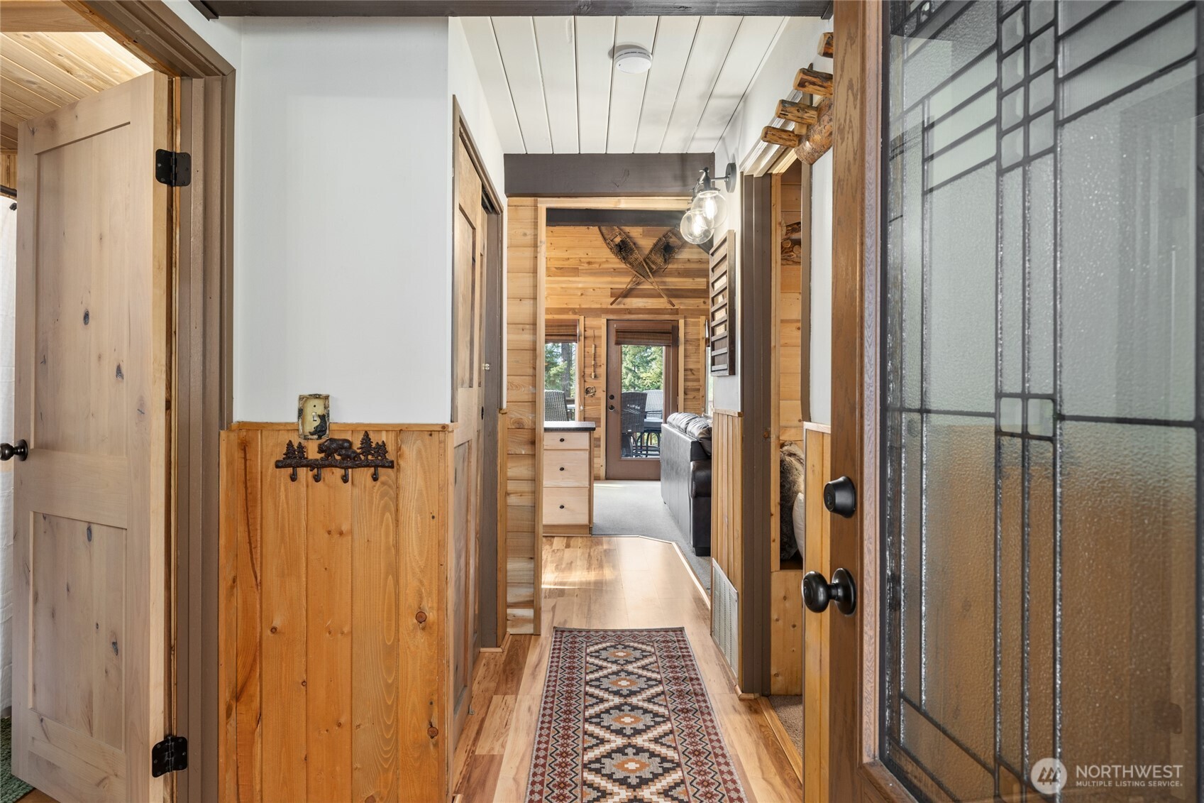110 Deer Point Lane Ronald, WA 98940 - Photo 4 of 40 a view of a bathroom from a hallway