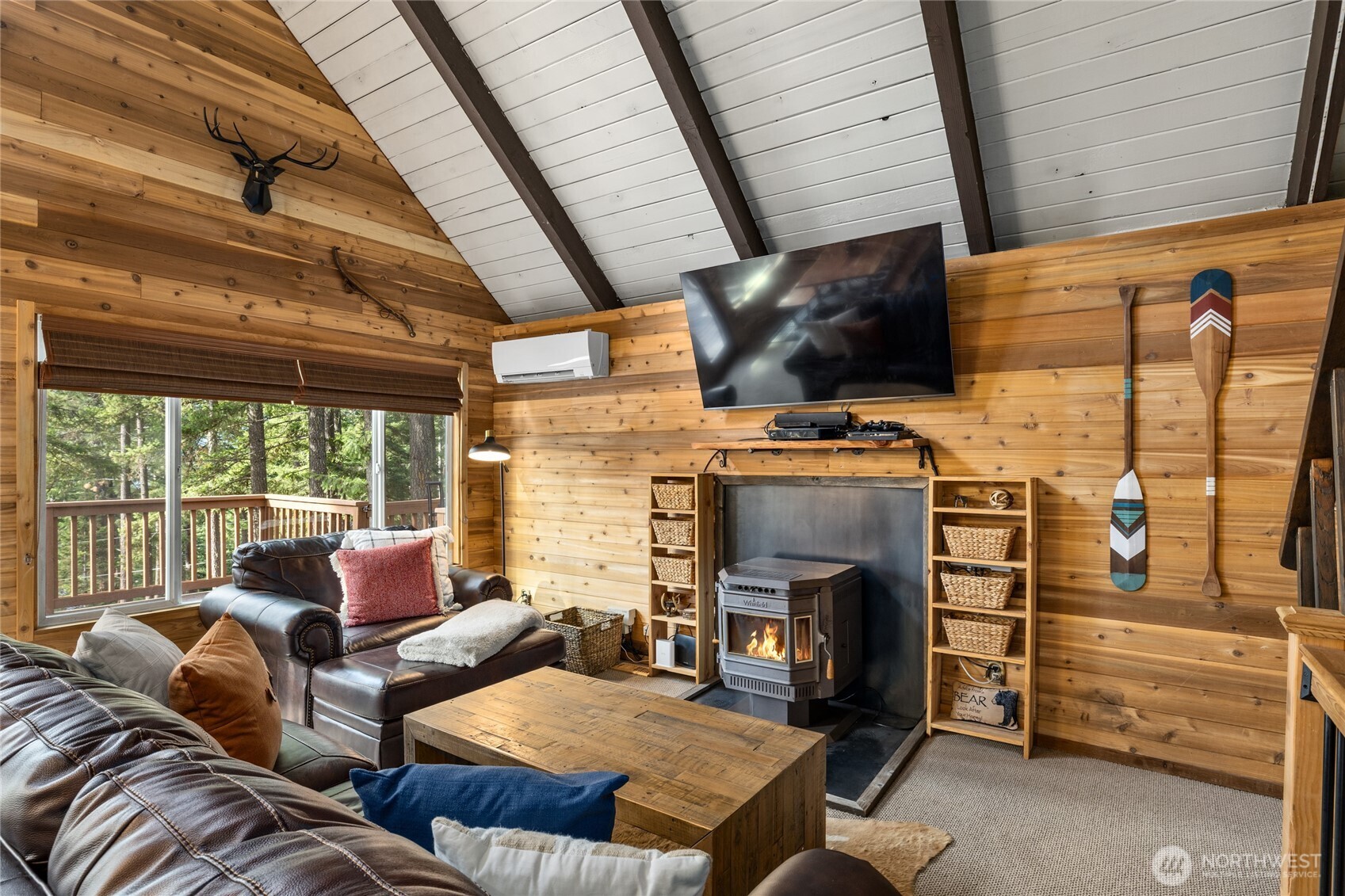 110 Deer Point Lane Ronald, WA 98940 - Photo 9 of 40 a living room with furniture and a fireplace