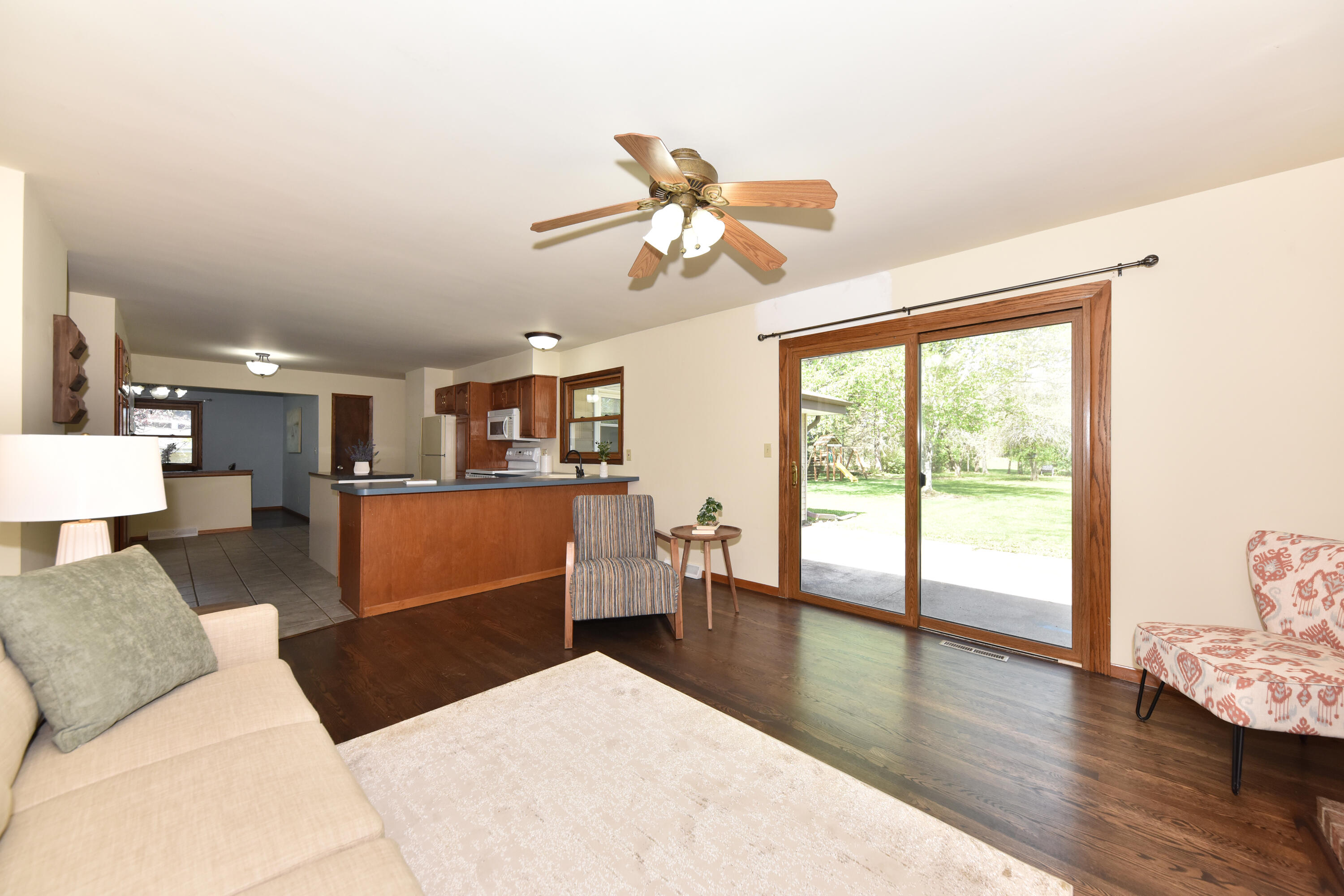 36640 Prairie Drive Summit, WI 53066 - Photo 16 of 30 Family Room 1