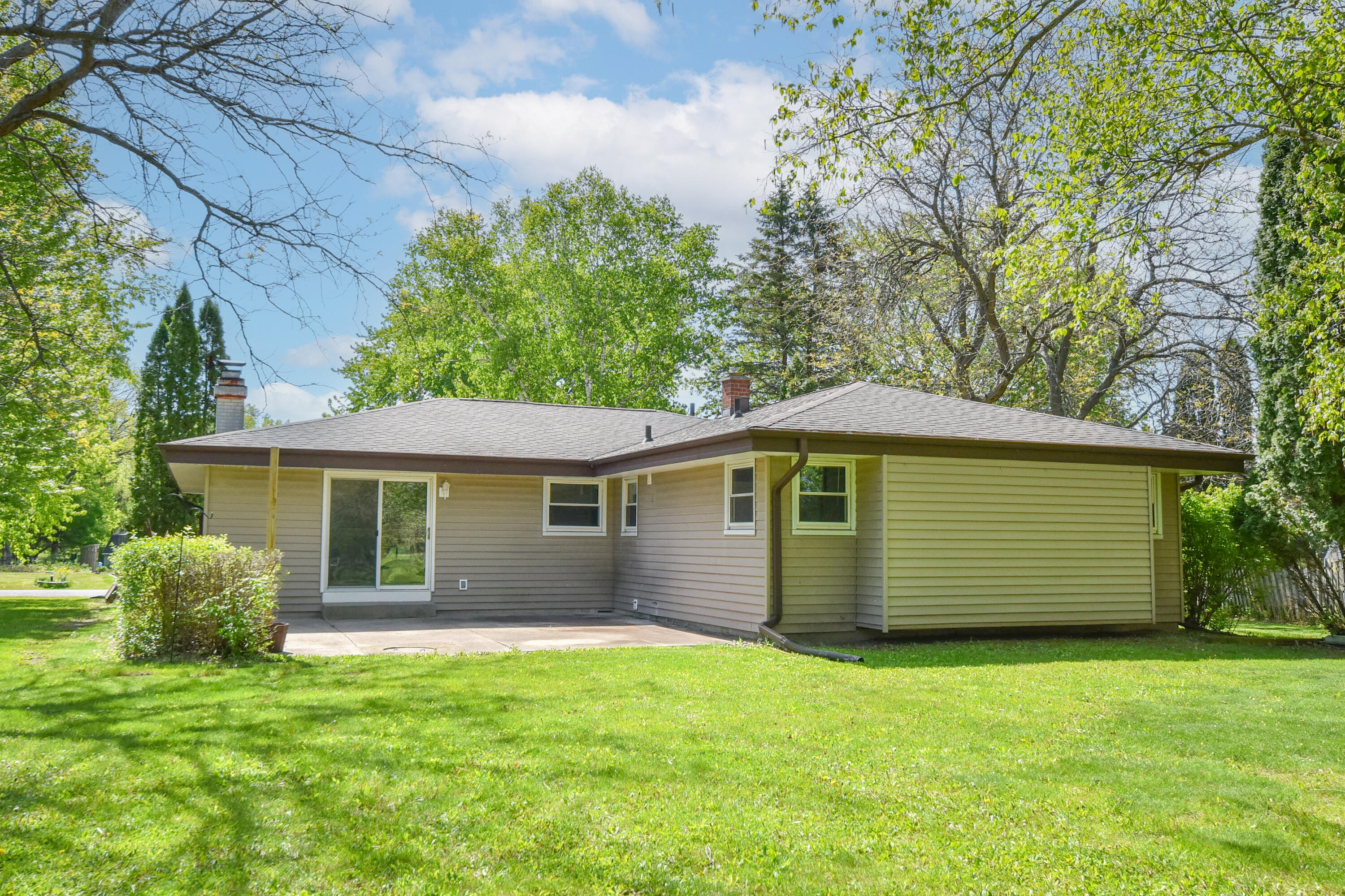 36640 Prairie Drive Summit, WI 53066 - Photo 2 of 30 Back of House