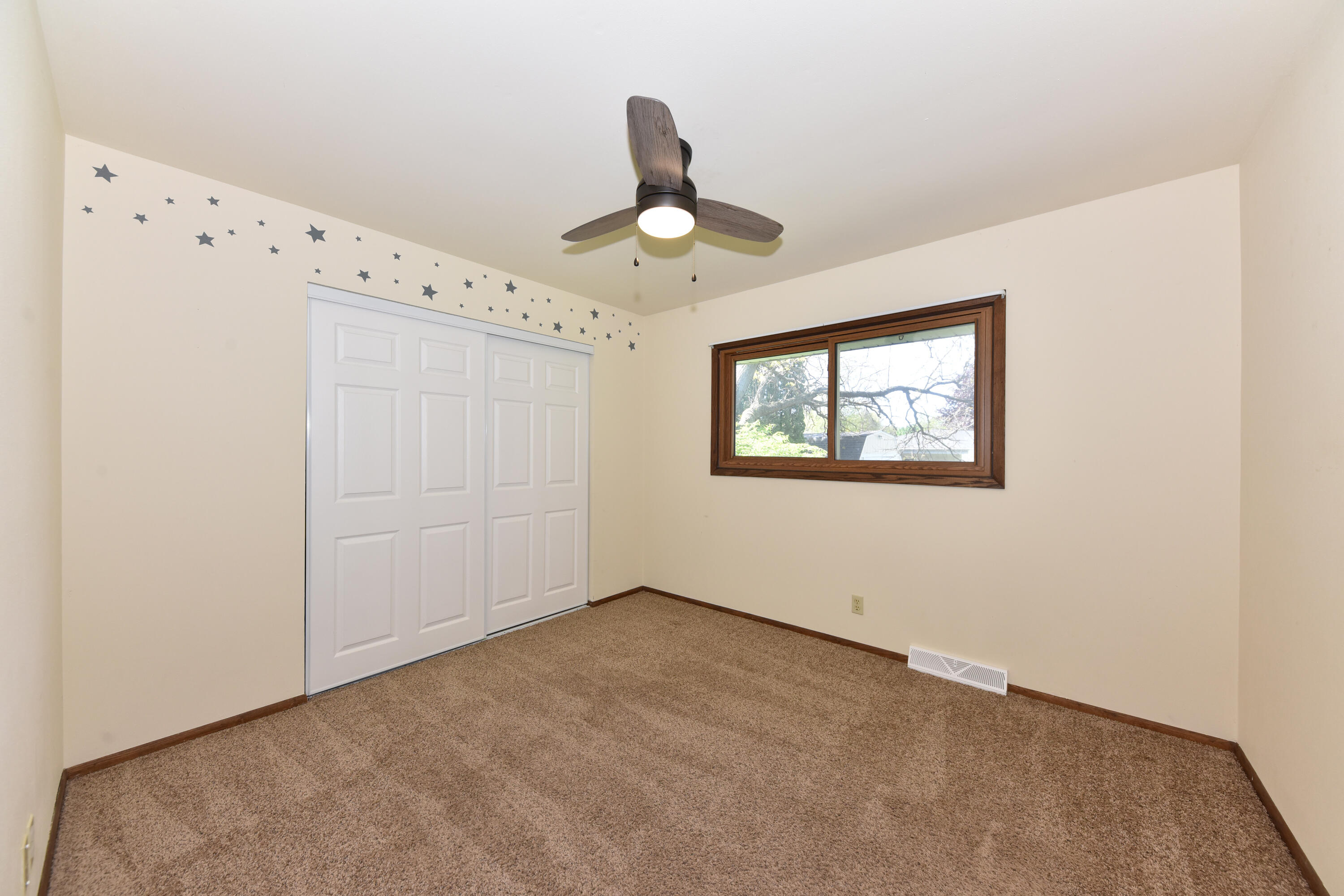 36640 Prairie Drive Summit, WI 53066 - Photo 22 of 30 3rd Bedroom